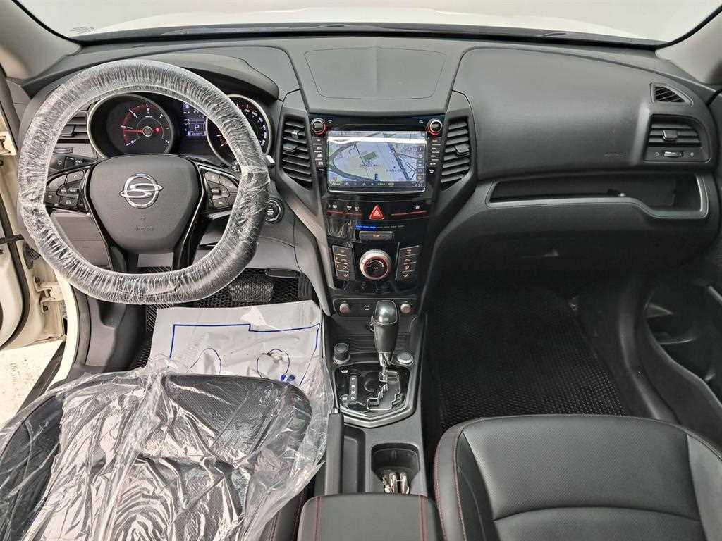 Ssangyong Tivoli - Vista 6