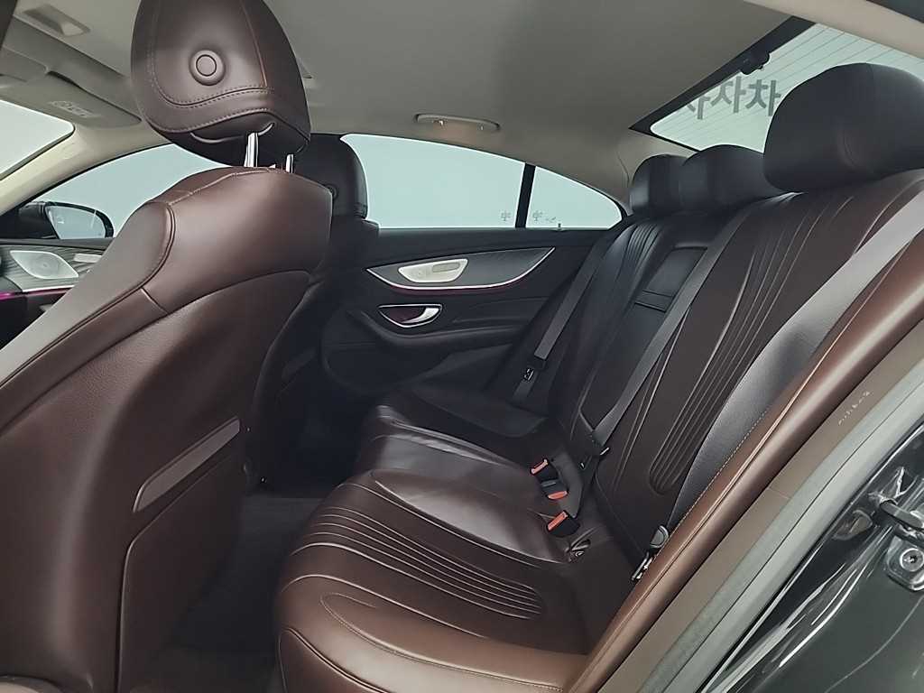 Mercedes Benz CLS Class - Vista 12