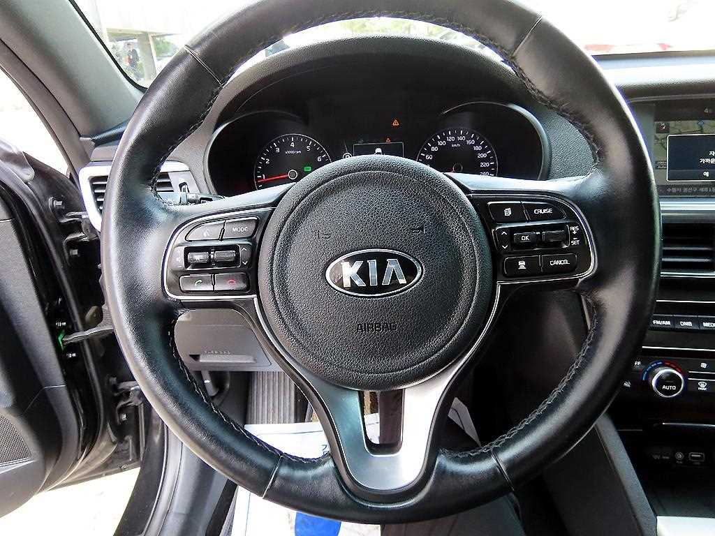 KIA K5 - Vista 8