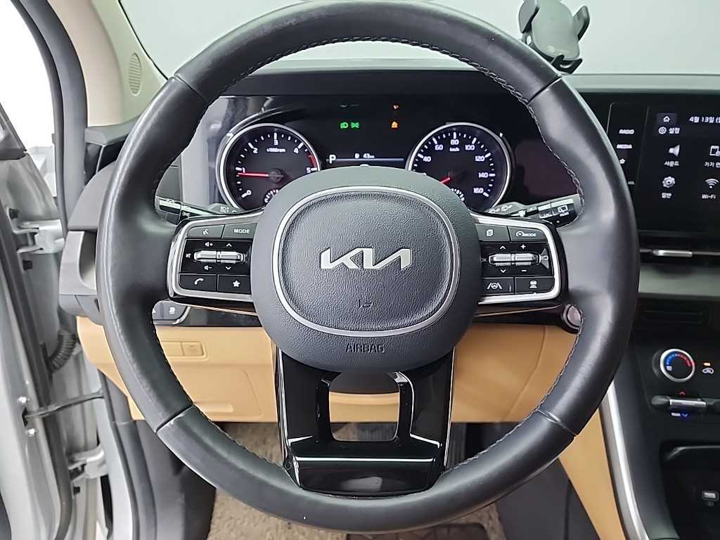 KIA Carnival - Vista 9