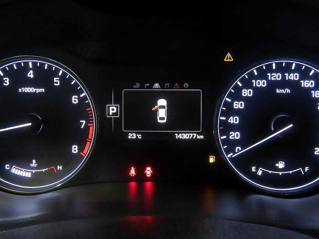 HYUNDAI Genesis - Vista 9