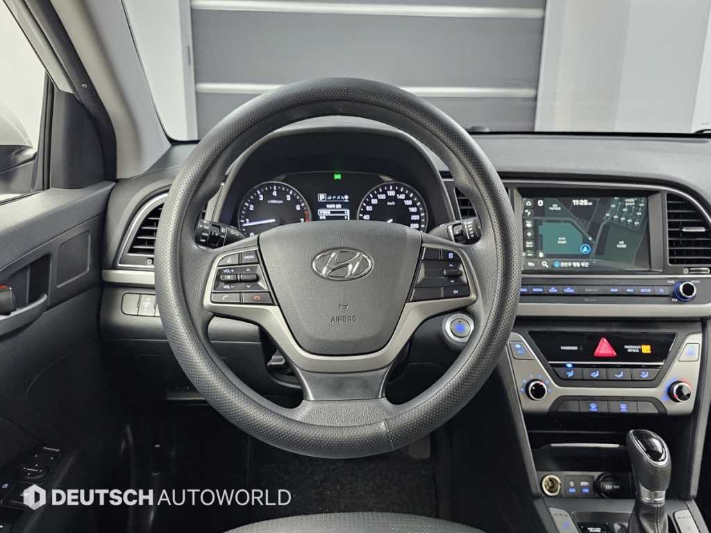 HYUNDAI Avante 2018 Blanco - Importación desde Corea - HF Imports Iquique - Foto 13