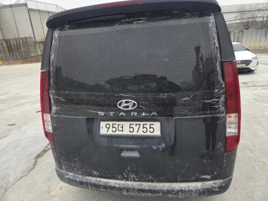 HYUNDAI Staria - Vista 2