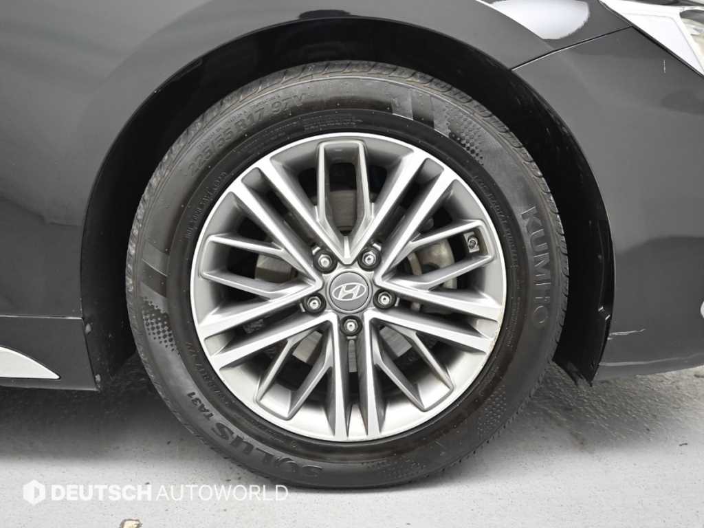 HYUNDAI Grandeur - Vista 5