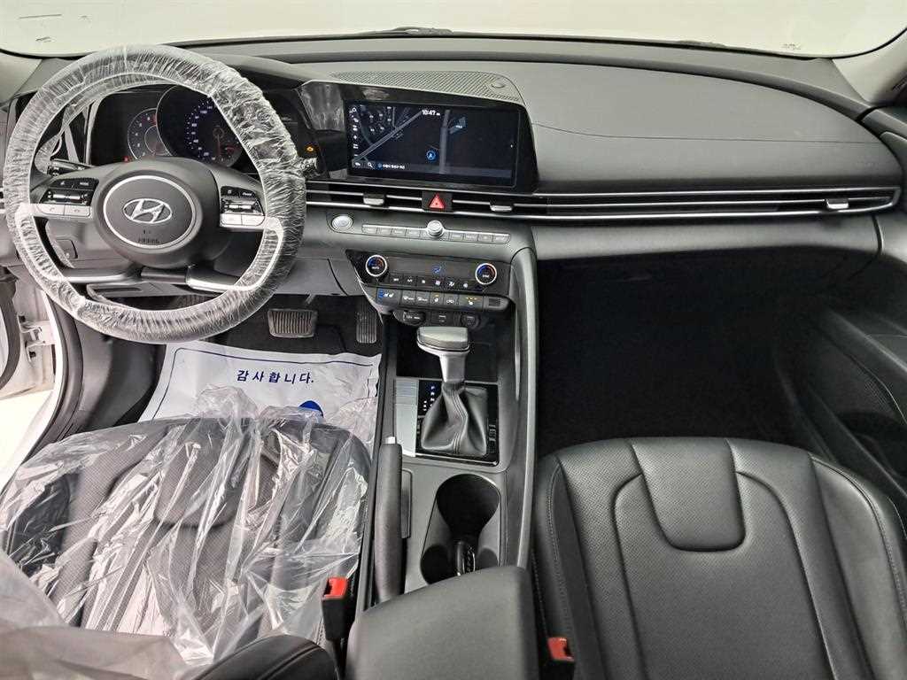 HYUNDAI Avante - Vista 6