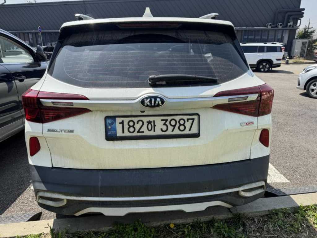 KIA Seltos - Vista 4