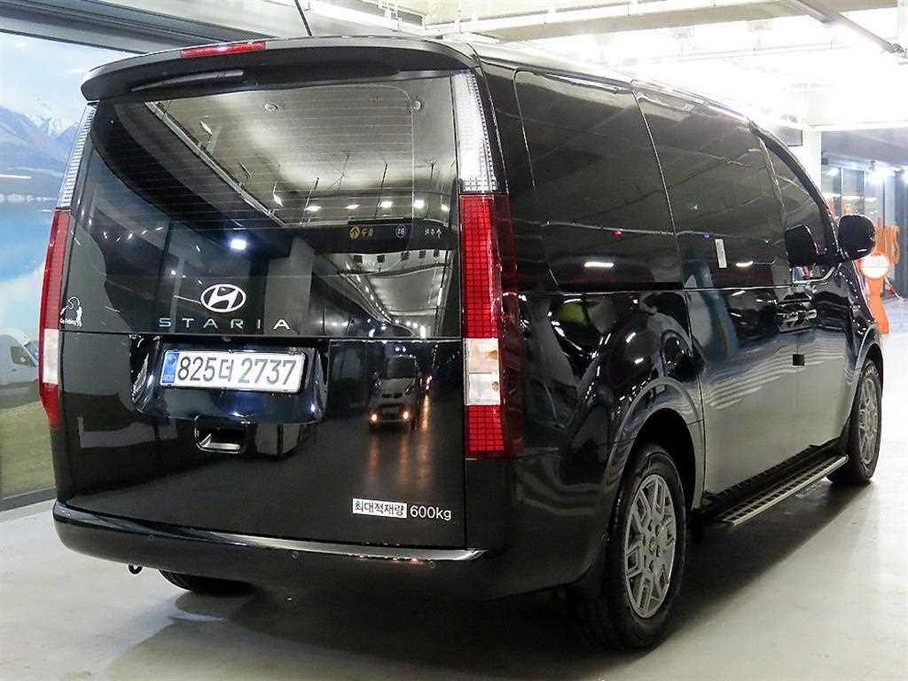 HYUNDAI Staria - Vista 4