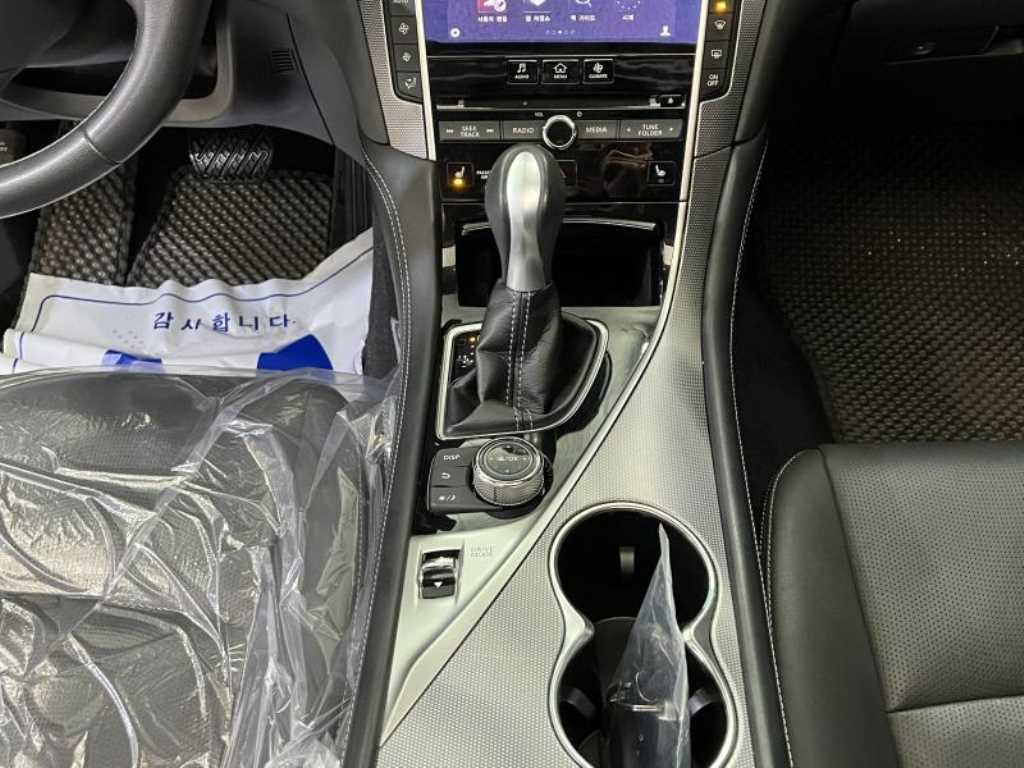 Infiniti Q - Vista 9