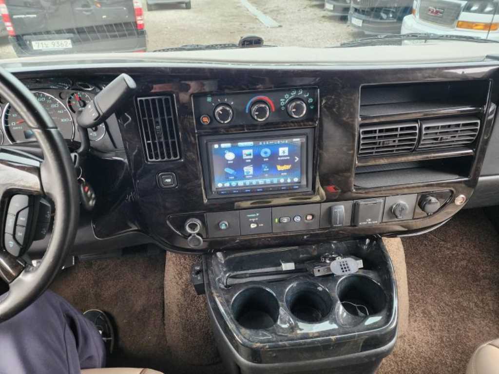 Chevrolet Express van 2015 Blanco - Importación desde Corea - HF Imports Iquique - Foto 17