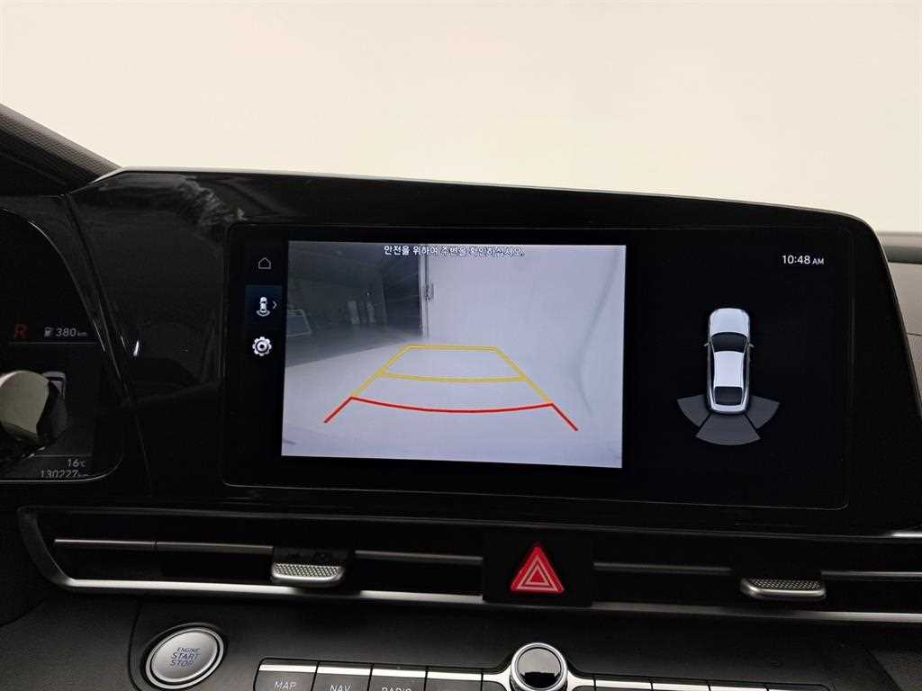 HYUNDAI Avante - Vista 10