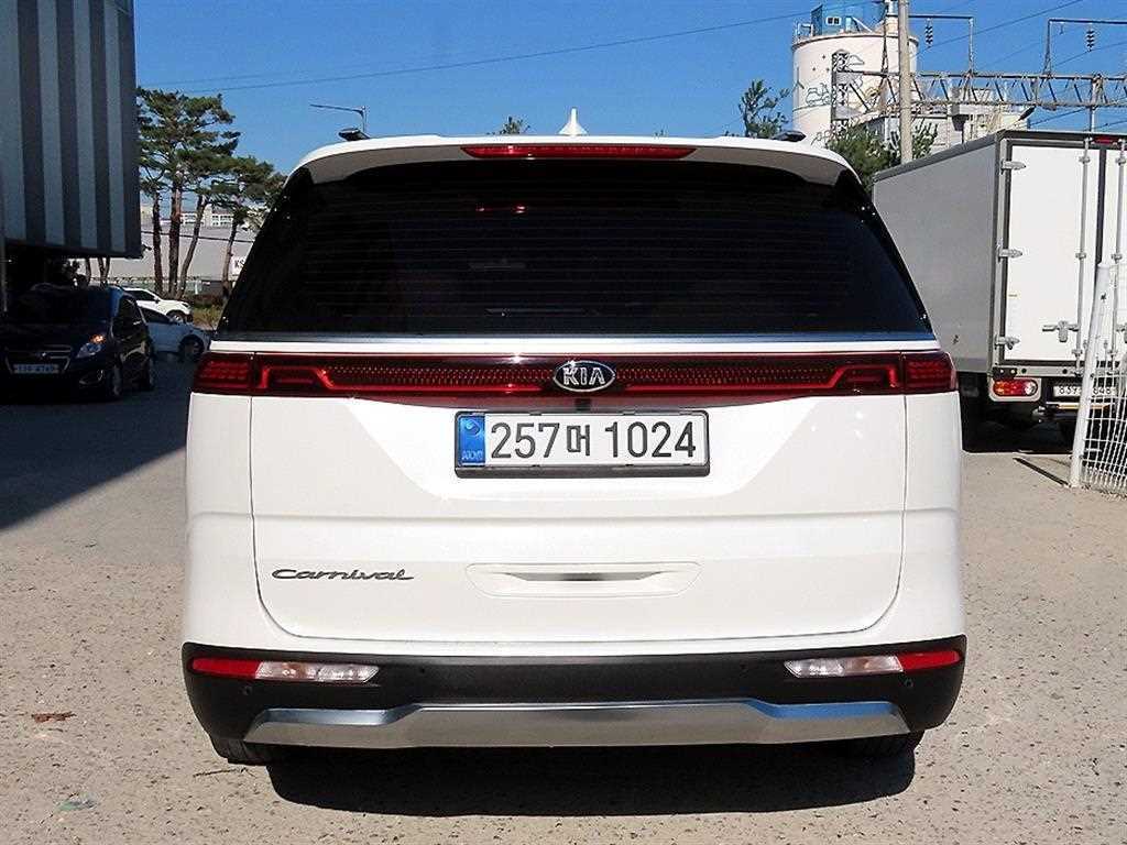 KIA Carnival - Vista 4
