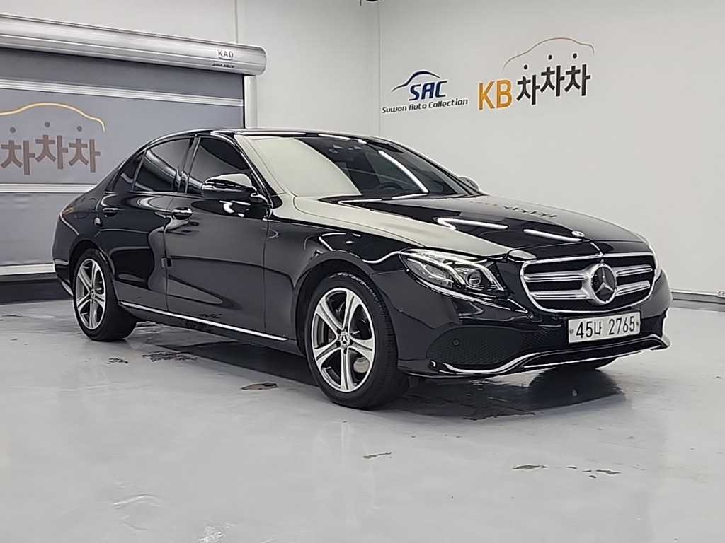 Mercedes Benz E class - Vista 4