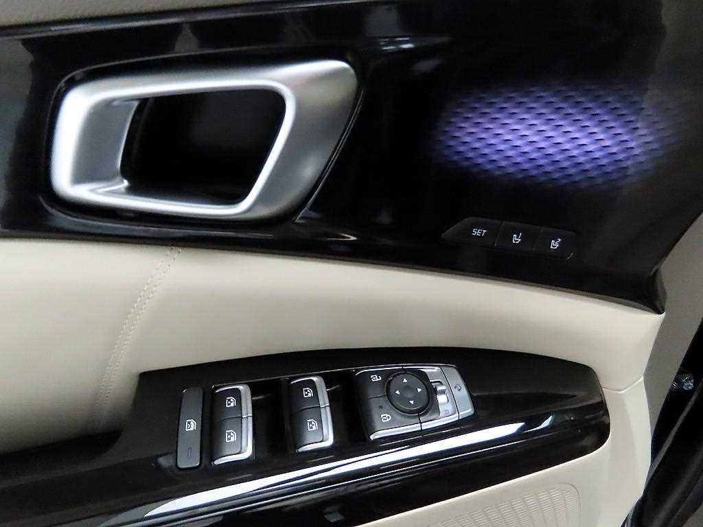 KIA Carnival - Vista 11