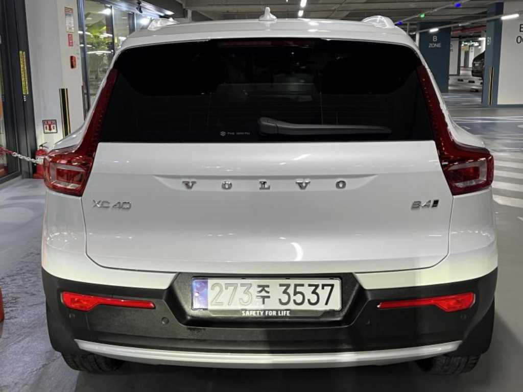 Volvo XC40 - Vista 4