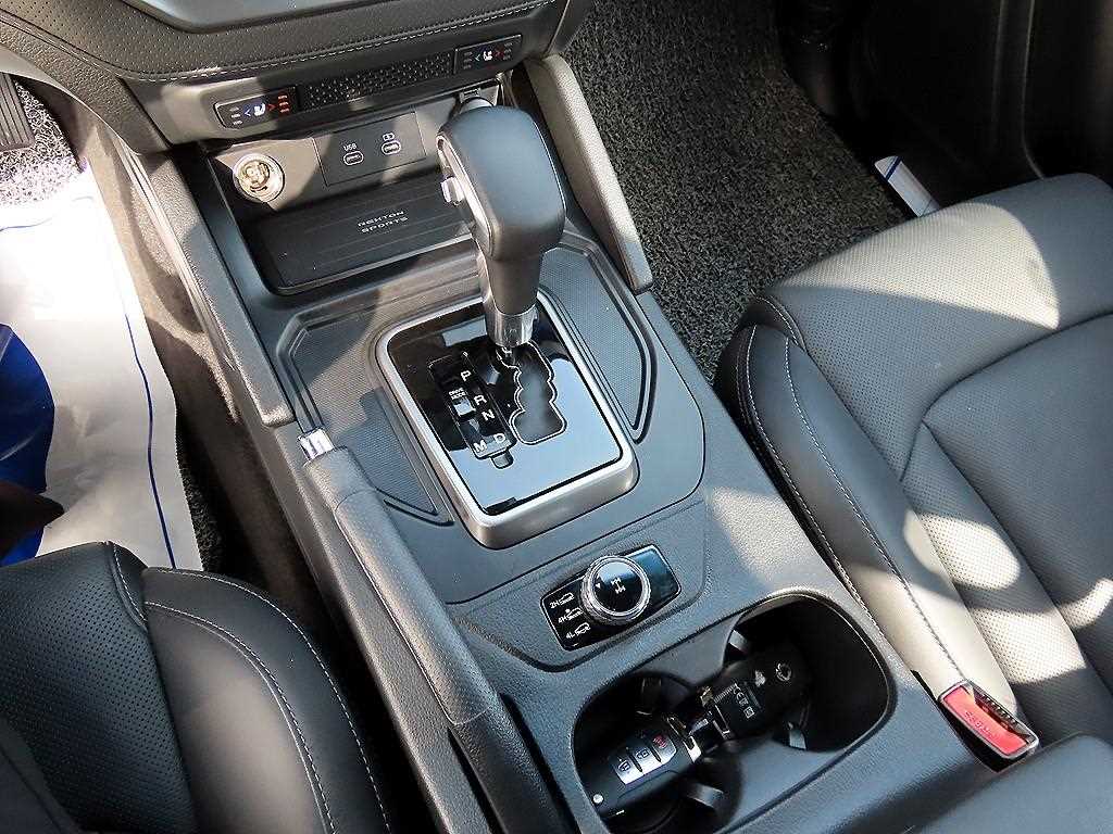 Ssangyong Rexton - Vista 10