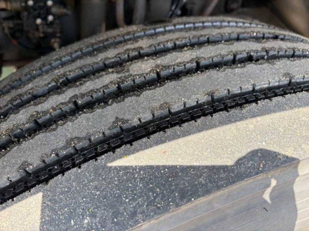 medium and large cargo truck 2022 Negro - Importación desde Corea - HF Imports Iquique - Foto 13