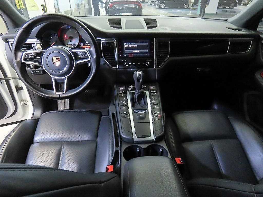 Porsche Macan - Vista 10