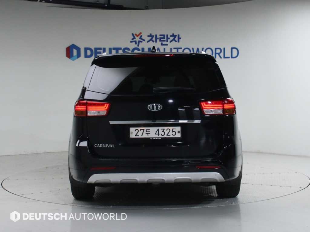 KIA Carnival - Vista 4