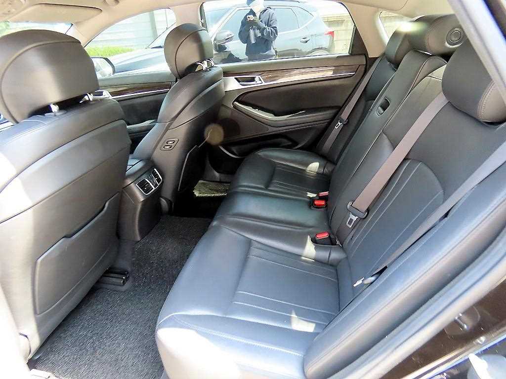 Genesis G80 - Vista 6