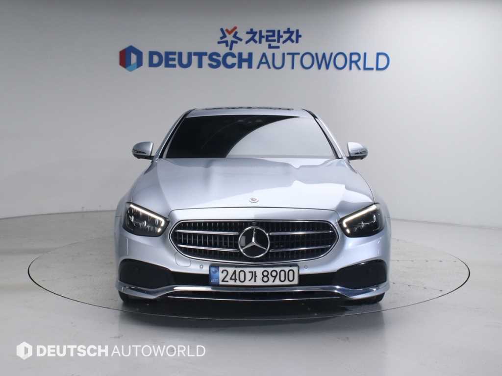 Mercedes Benz E class - Vista 3