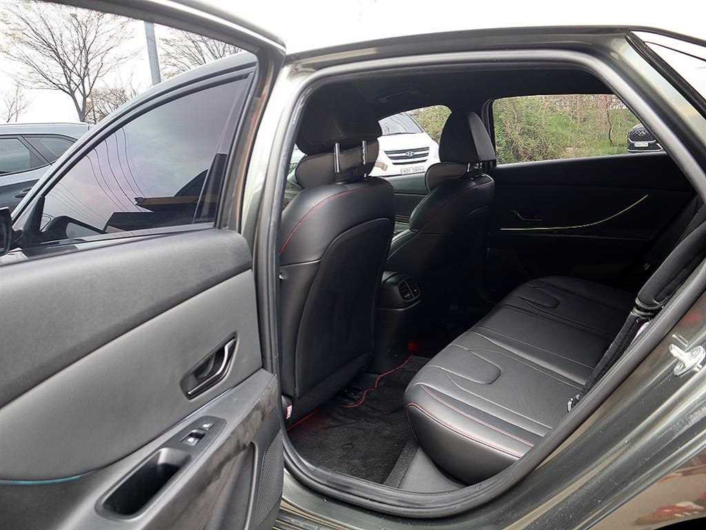 HYUNDAI Avante - Vista 7