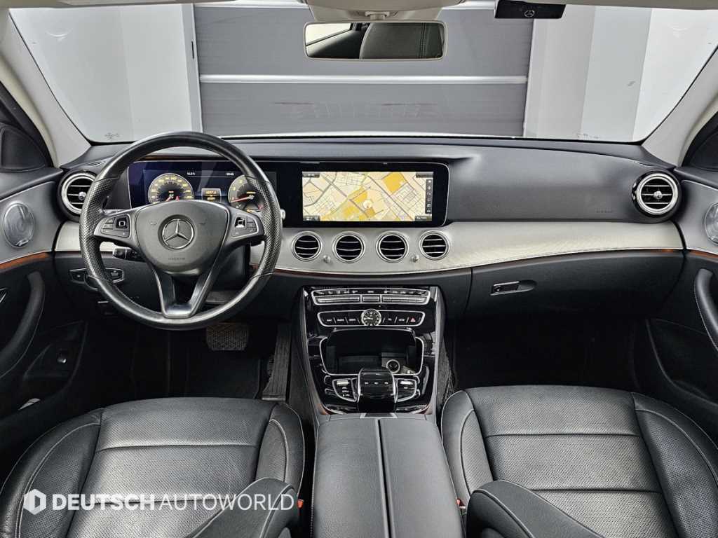 Mercedes Benz E class - Vista 7