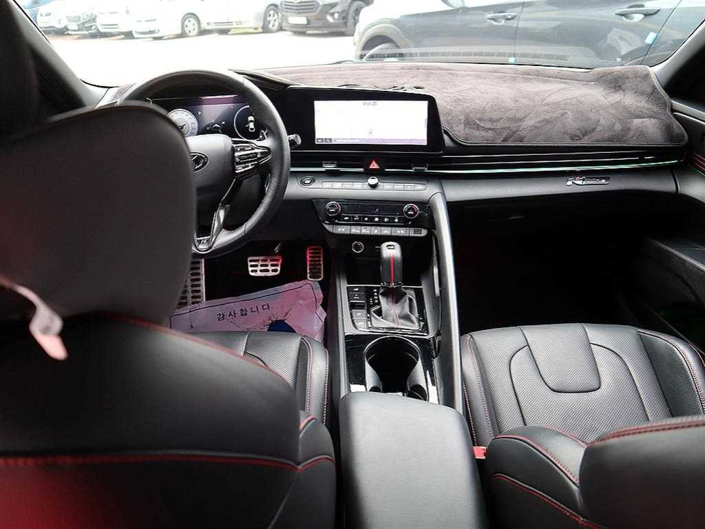 HYUNDAI Avante - Vista 5