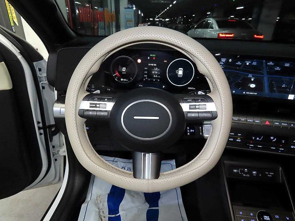 HYUNDAI Kona - Vista 8