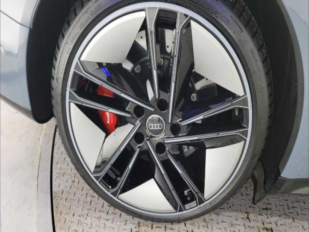 Audi RS e-tron GT - Vista 5