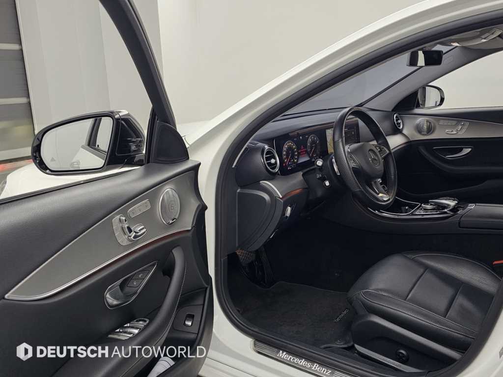 Mercedes Benz E class - Vista 11