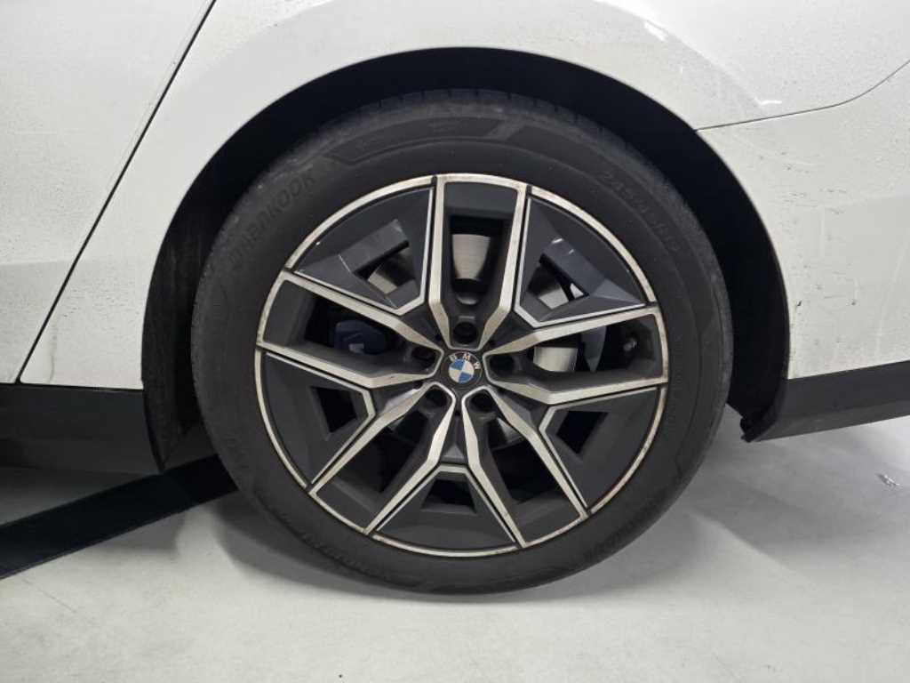 [BMW]5시리즈 (G60) 520i M 스포츠 - миниатюра 8