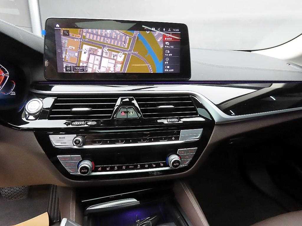 BMW 5 Series 2021 - Importación desde Corea - HF Imports Iquique - Foto 13