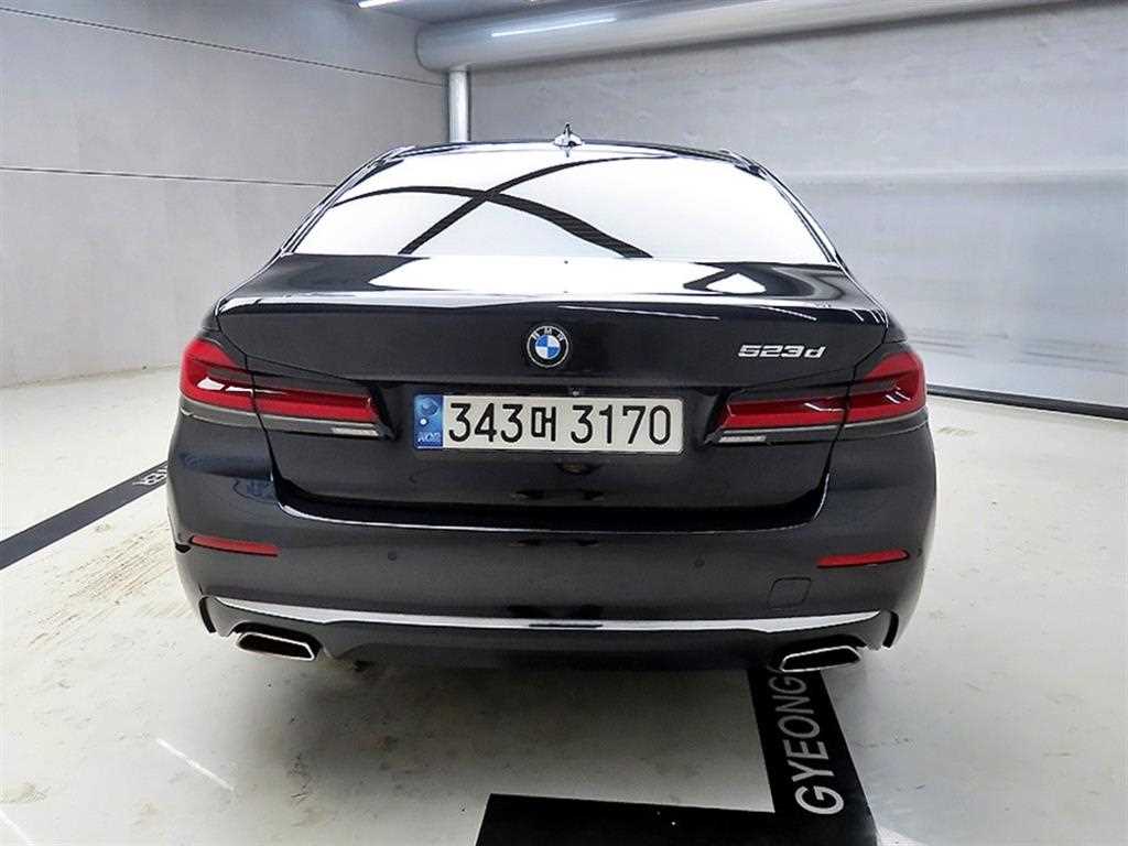 BMW 5 Series - Vista 3