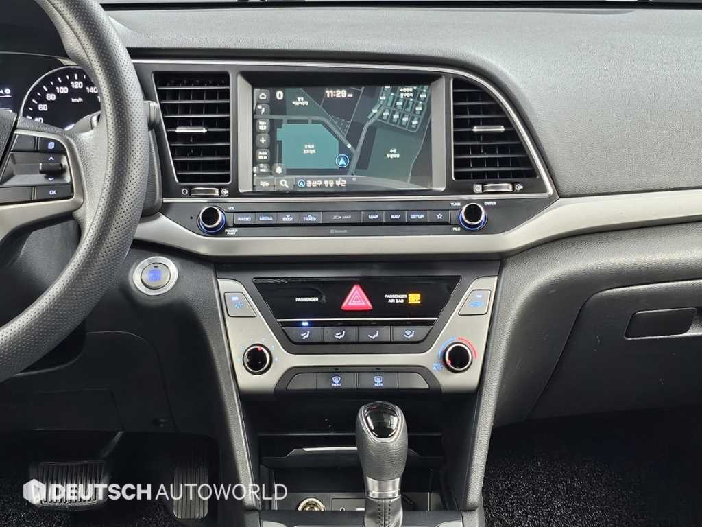 HYUNDAI Avante 2018 Blanco - Importación desde Corea - HF Imports Iquique - Foto 14