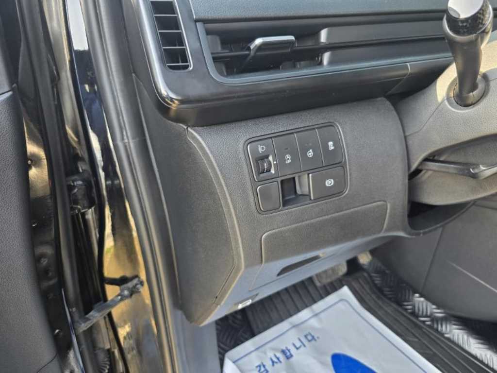 HYUNDAI Staria - Vista 10