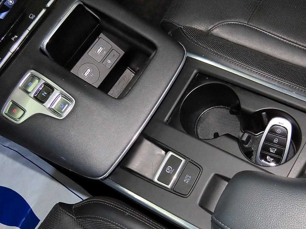 HYUNDAI Grandeur - Vista 12