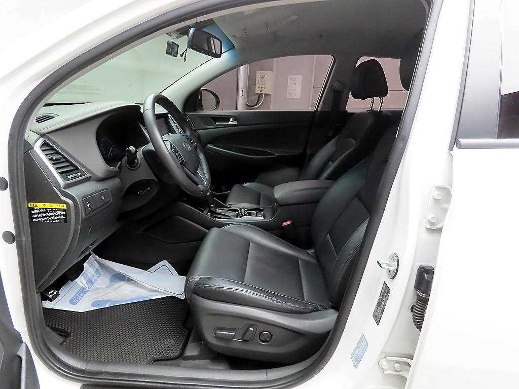 HYUNDAI Tucson - Vista 5