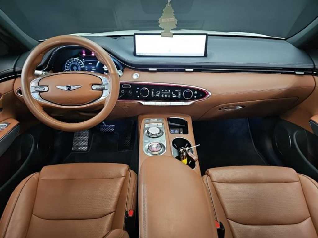 Genesis GV70 - Vista 5