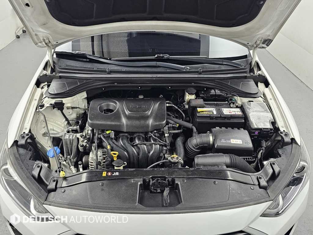 HYUNDAI Avante - Vista 6