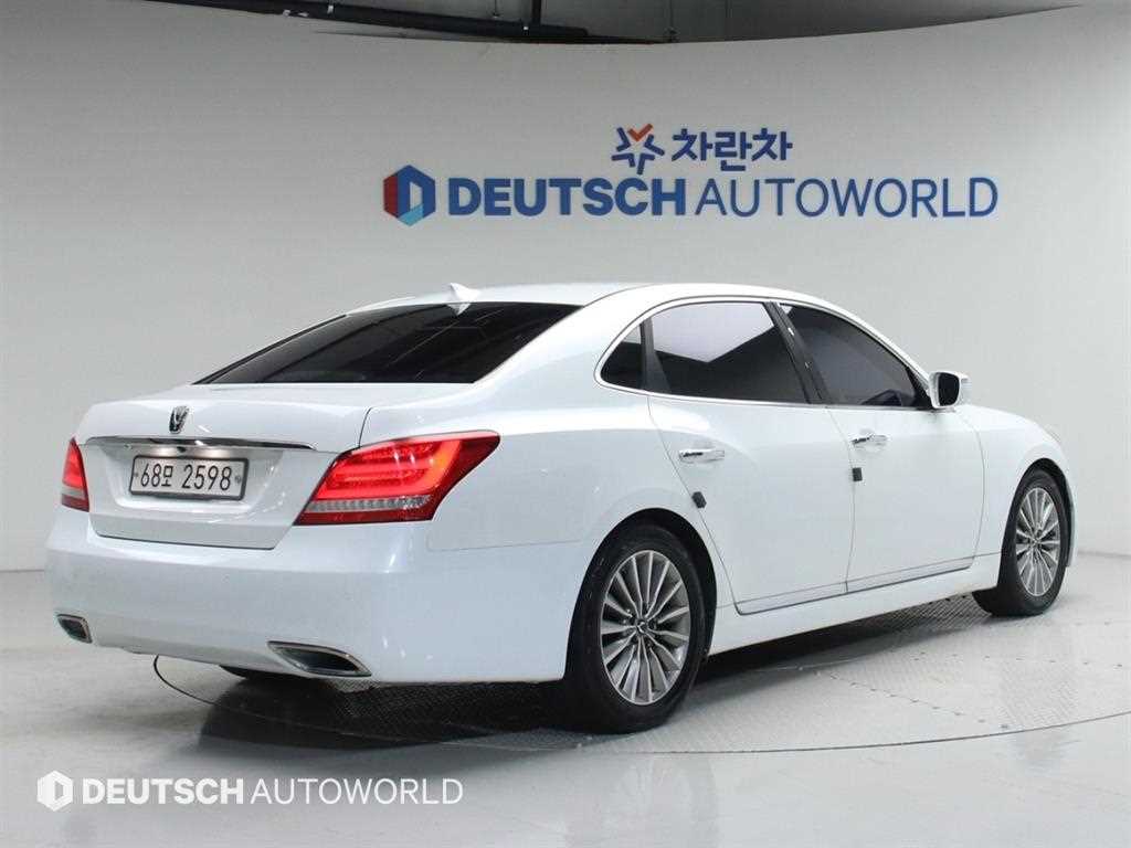 HYUNDAI Equus - Vista 3