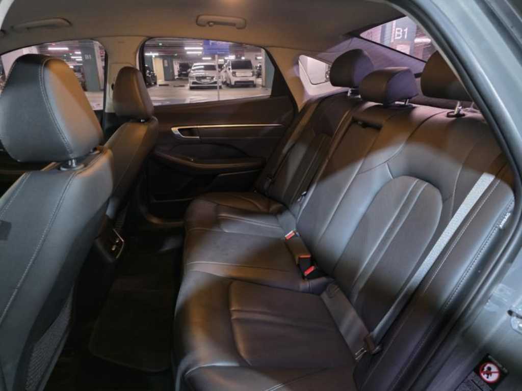 HYUNDAI Sonata - Vista 8
