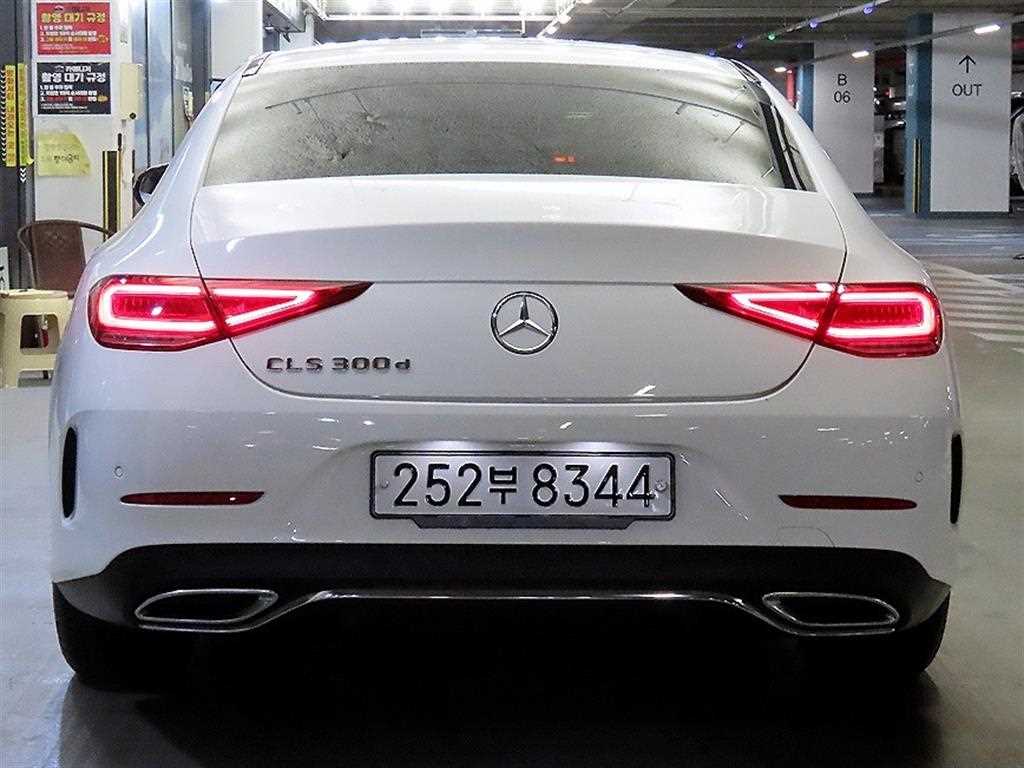 Mercedes Benz CLS Class - Vista 5