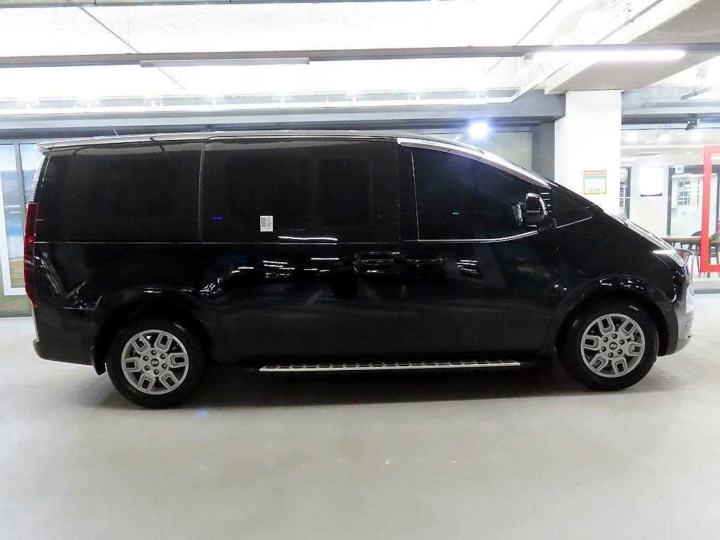 HYUNDAI Staria - Vista 3