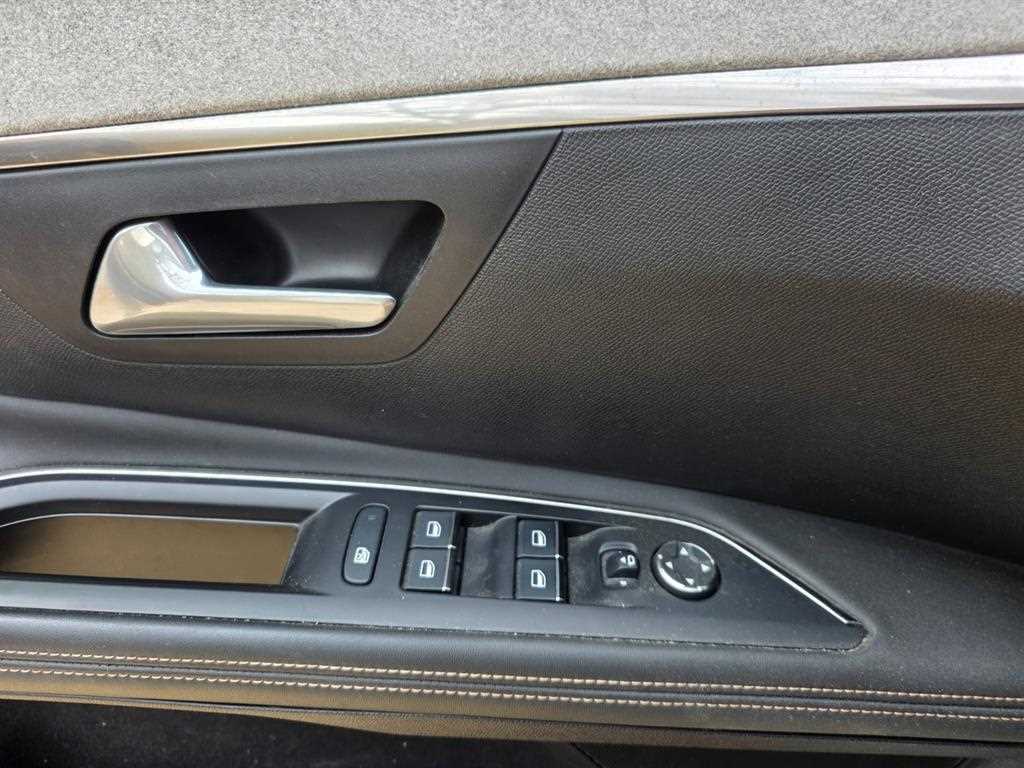 Peugeot 5008 - Vista 9