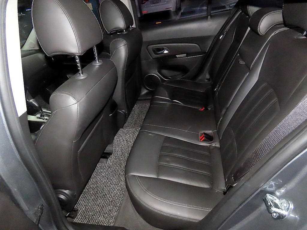 Chevrolet Cruise - Vista 7