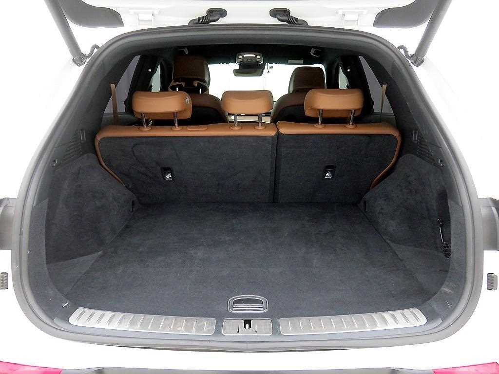 Genesis GV70 - Vista 5