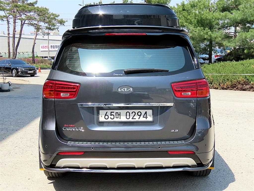 KIA Carnival - Vista 4