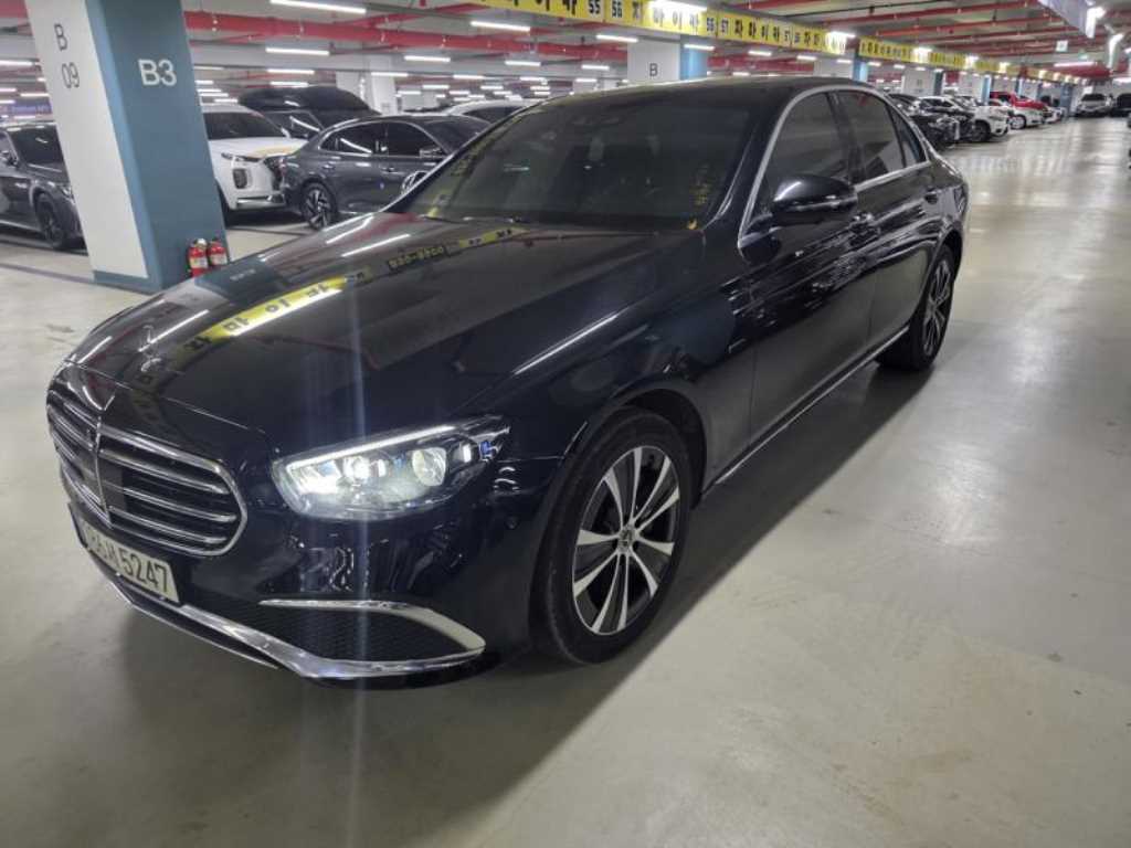 Mercedes Benz E class - Vista 3