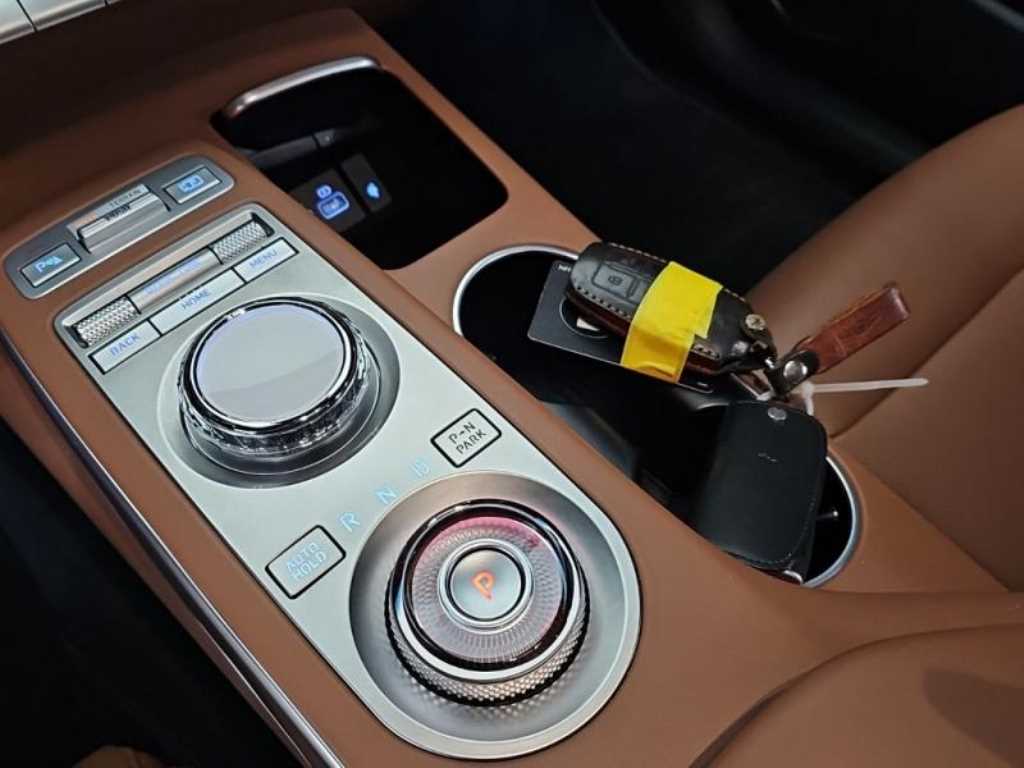 Genesis GV70 - Vista 12