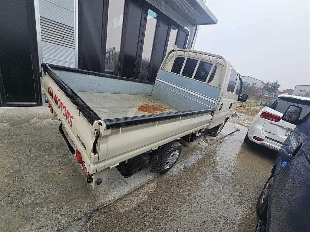 Small Truck Cargo (small) - Vista 3